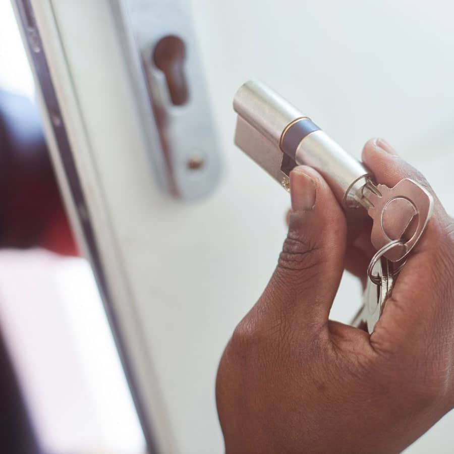 Instalación de cerrojos Irún